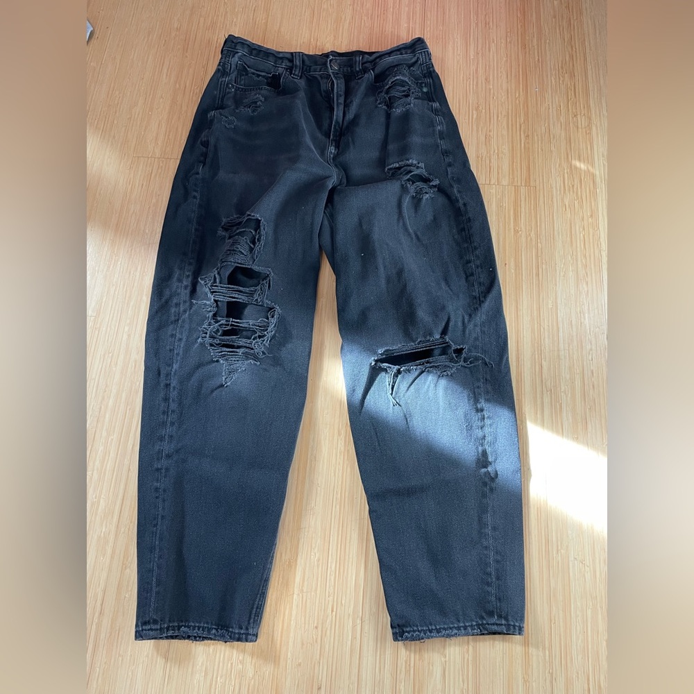 American Eagle Black Relaxed Ripped Mom Jeans~8